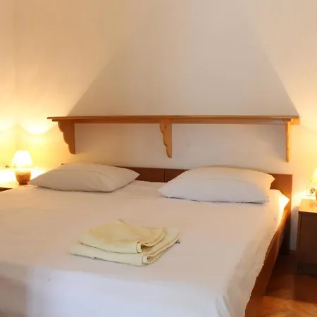 Captains House Podgreben