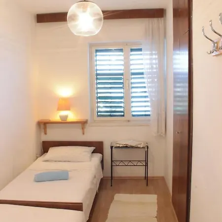 Apartment Captains House Podgreben